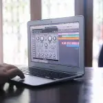 music-macbook-air-11-inches-6