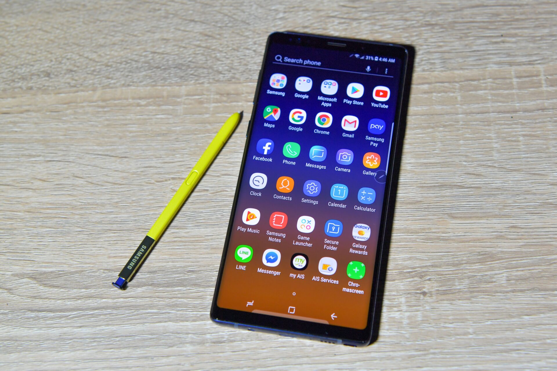 A woman alledges that her new Samsung Galaxy Note 9 caught fire after overheating
