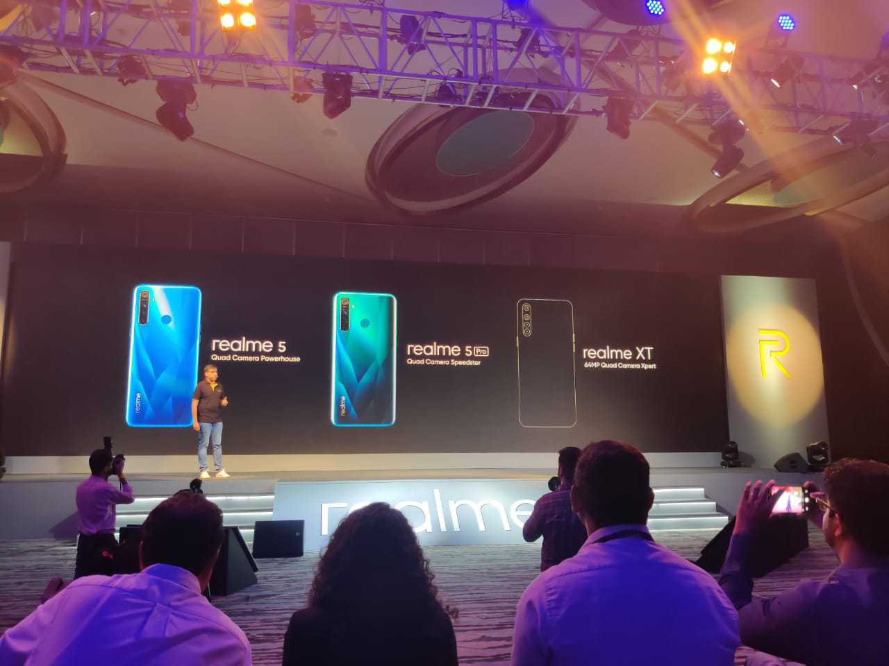 Realme's CMO teases the first official render for Realme XT