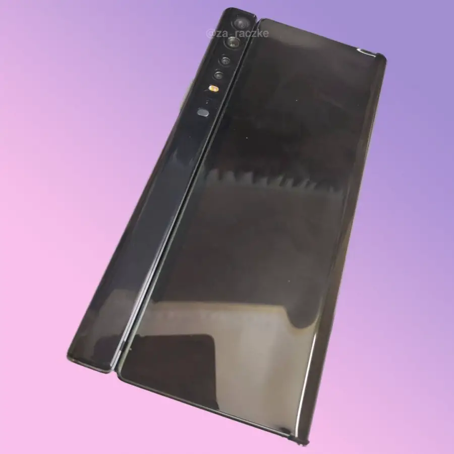 Live images of Xiaomi's outward folding prototype from 2019 leaks