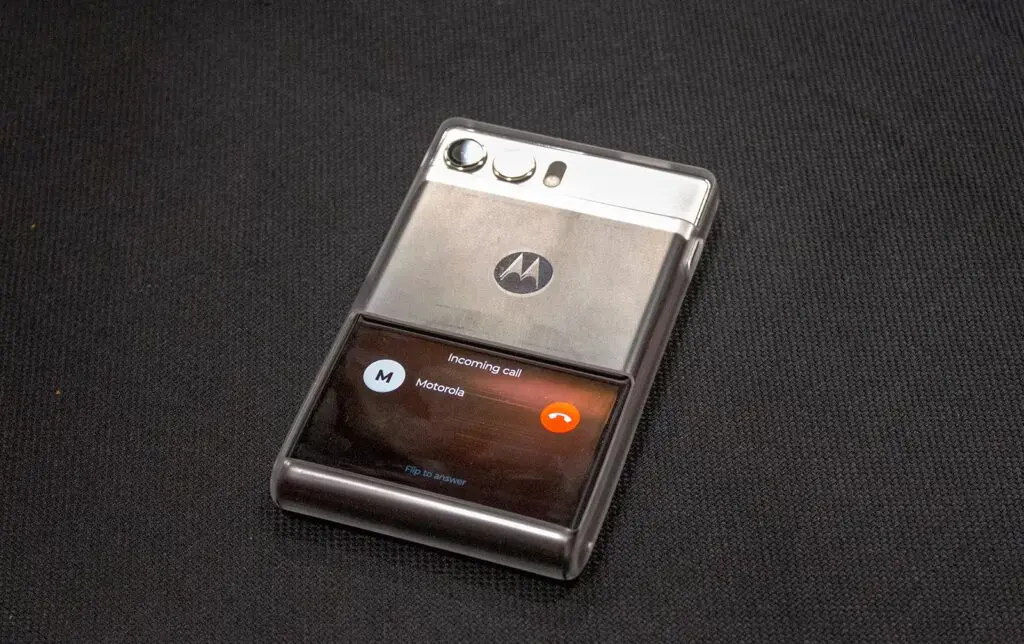 Motorola Showcases Phone with Rollable Display at MWC 2023