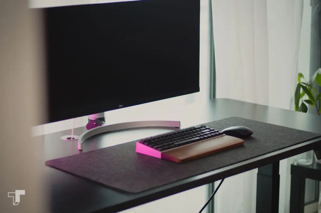 MotionGrey Motion Series Standing Desk Review - TrueTech - 22