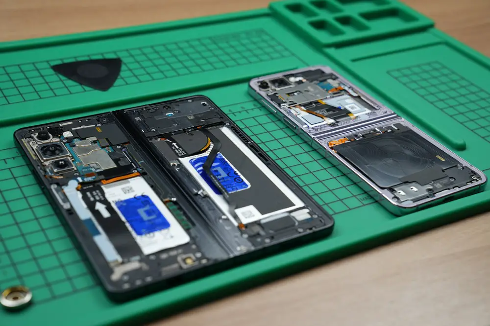 Samsung Foldable Self Repair