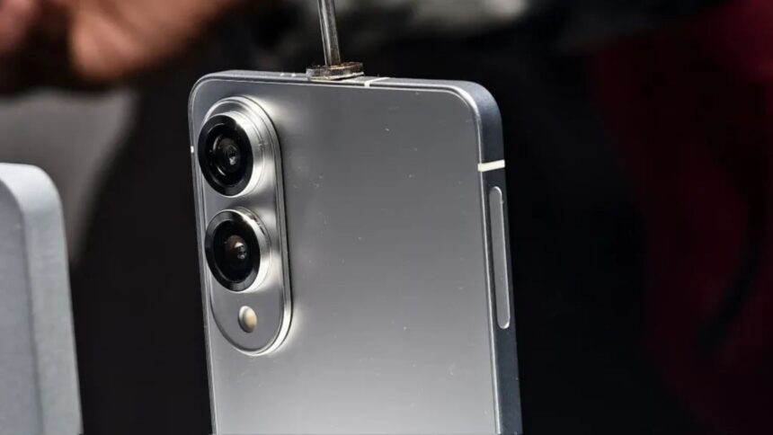 Galaxy S25 Edge Case Leak
