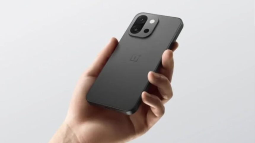 OnePlus 15 First Look