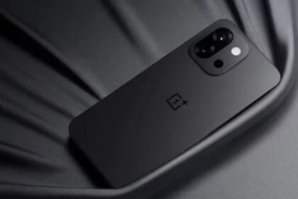 OnePlus 15 refresh rate