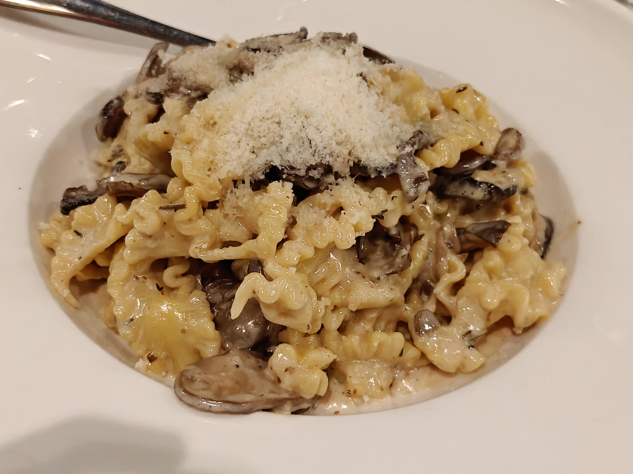 Pasta – OnePlus 15 Main Camera, Low Light