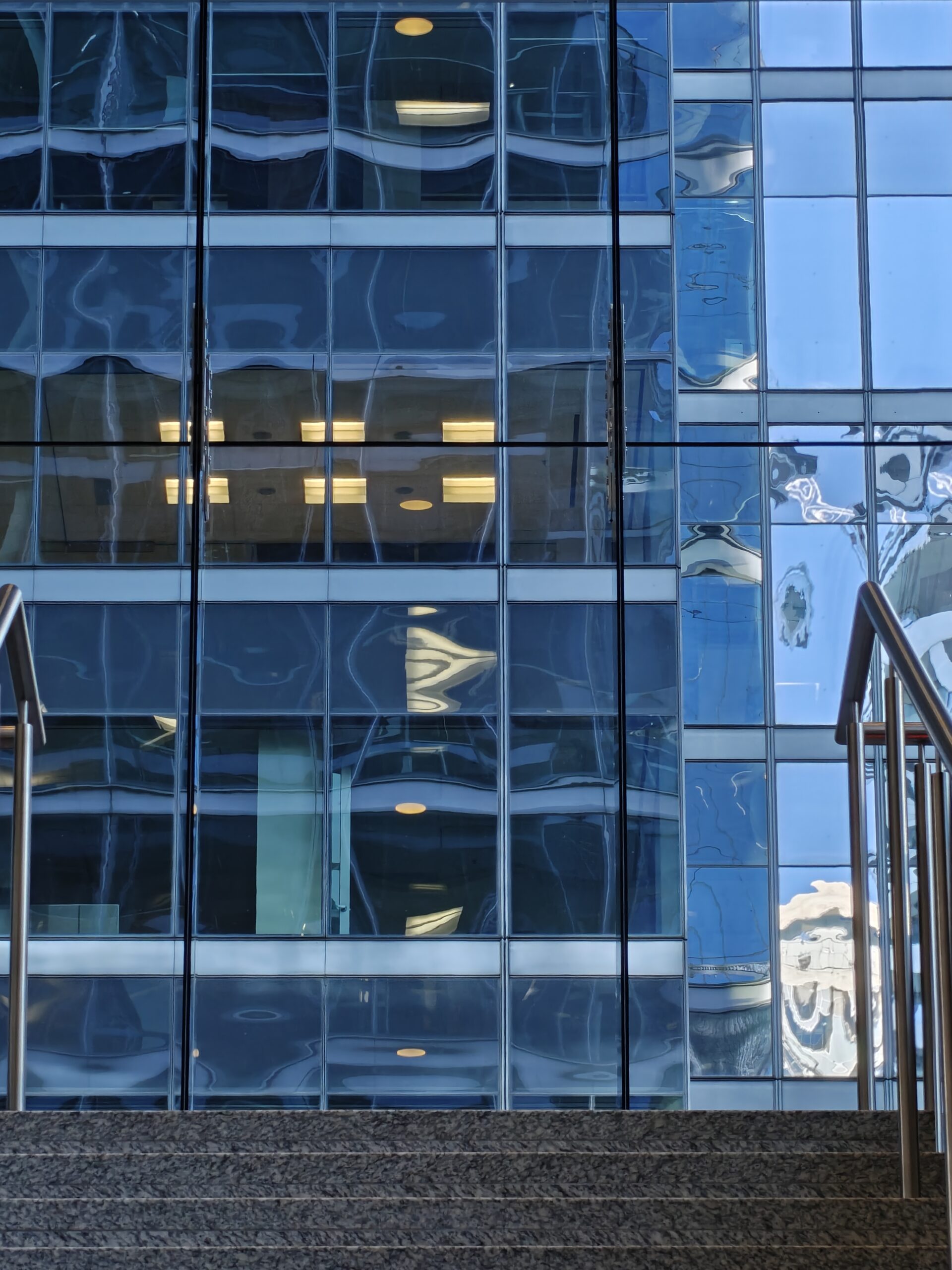 Building – OnePlus 15 7x Telephoto