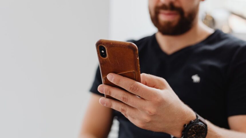 How to AirDrop files from iPhone to Google Pixel? 