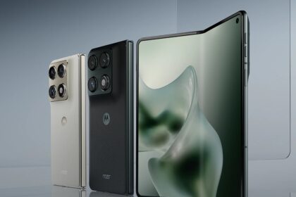 motorola razr fold unveiled at CES 2026 with 8.1-inch 2K LTPO foldable display and dual-screen design