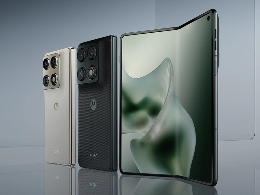 motorola razr fold unveiled at CES 2026 with 8.1-inch 2K LTPO foldable display and dual-screen design
