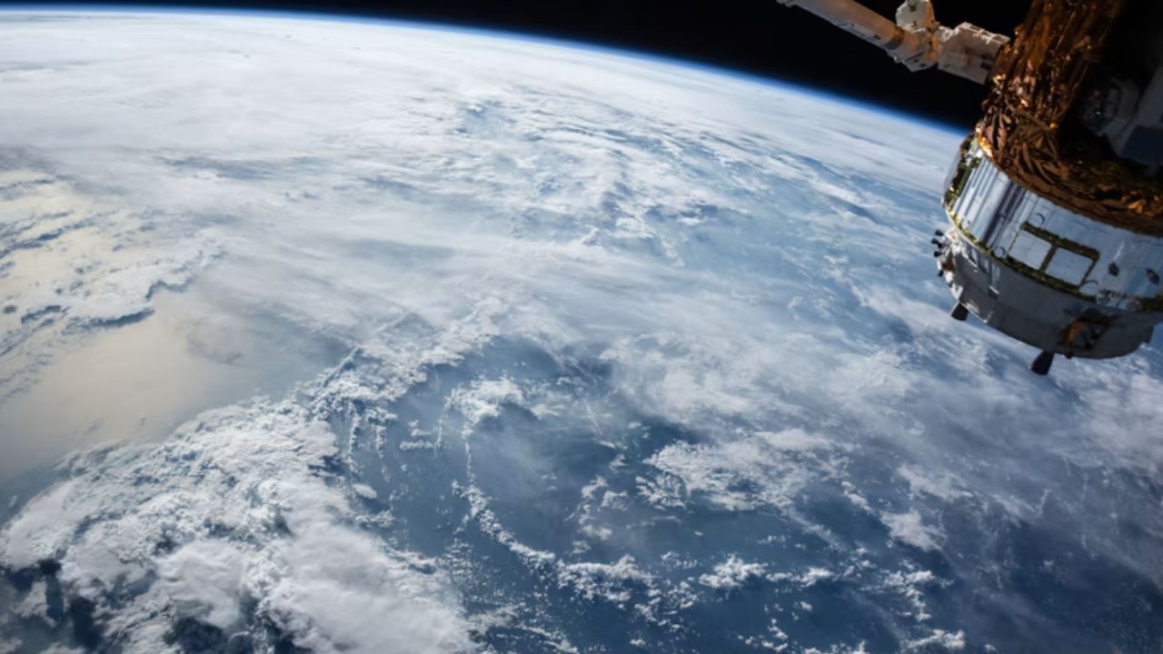 Google Earth's new AI satellite image tool sparks debate over misinformation risks