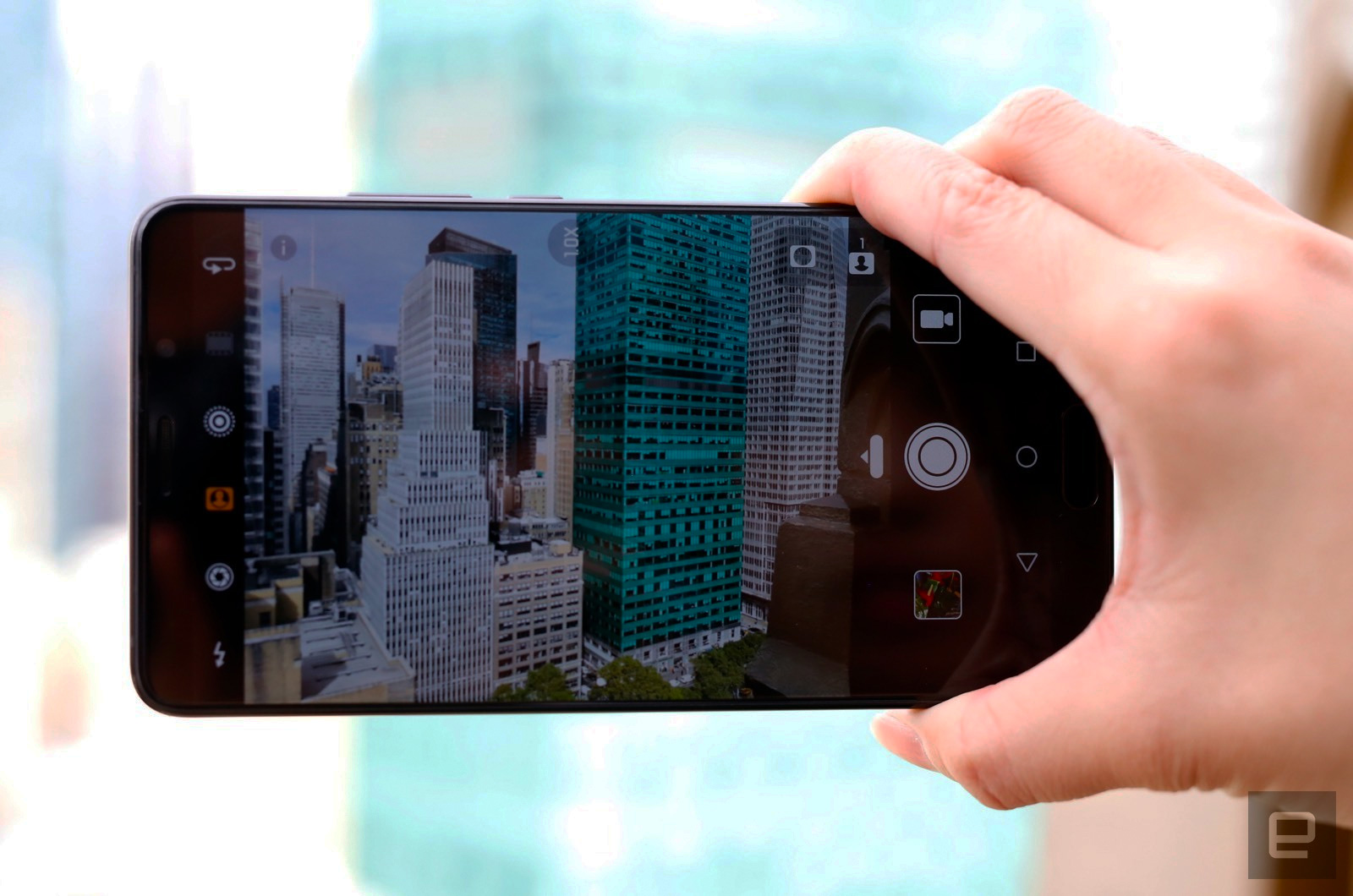 Huawei might unleash a smartphone with Infinity-O before Samsung