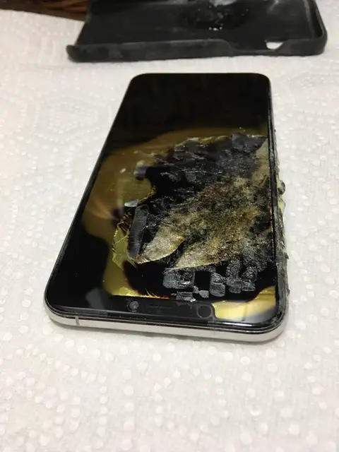 Ohio User's iPhone XS Max Explodes in Pocket, Causes Injuries