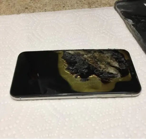 Ohio User S Iphone Xs Max Explodes In Pocket Causes Injuries