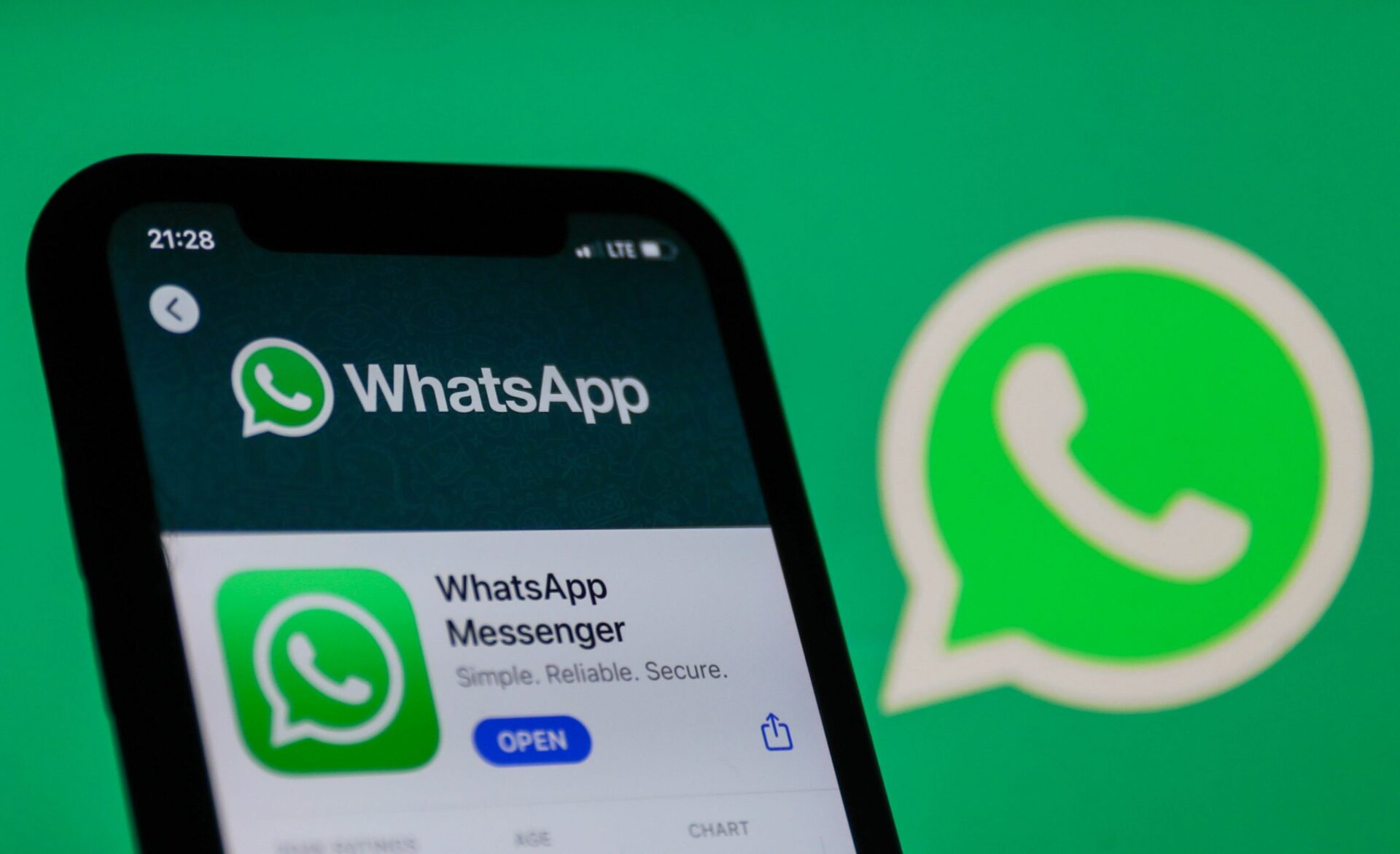 Beware! FMWhatsApp mod downloads viruses to smartphones