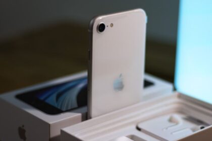 iPhone SE 4 Notch