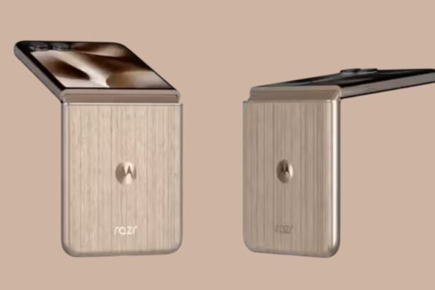 Motorola Razr 60 Ultra Wooden Model