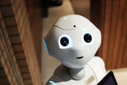 Apple tabletop robot