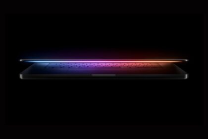 touch screen OLED MacBook Pro