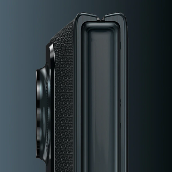 motorola razr fold unveiled at CES 2026 with 8.1-inch 2K LTPO foldable display and dual-screen design