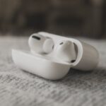 Apple’s AirPods with camera leak again, showing how visual intelligence could work